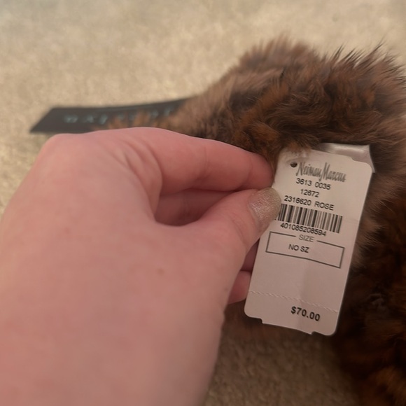 Jocelyn Brown Faux Fur Fingerless Gloves - Picture 4 of 6